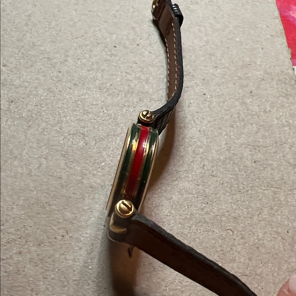 Gucci 2000L Wristwatch - Picture 8 of 9